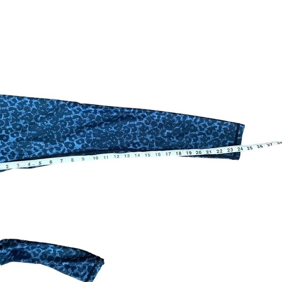 Zyia Stone Leopard Scrunchy Light and Luxe Leggings - Picture 11 of 11